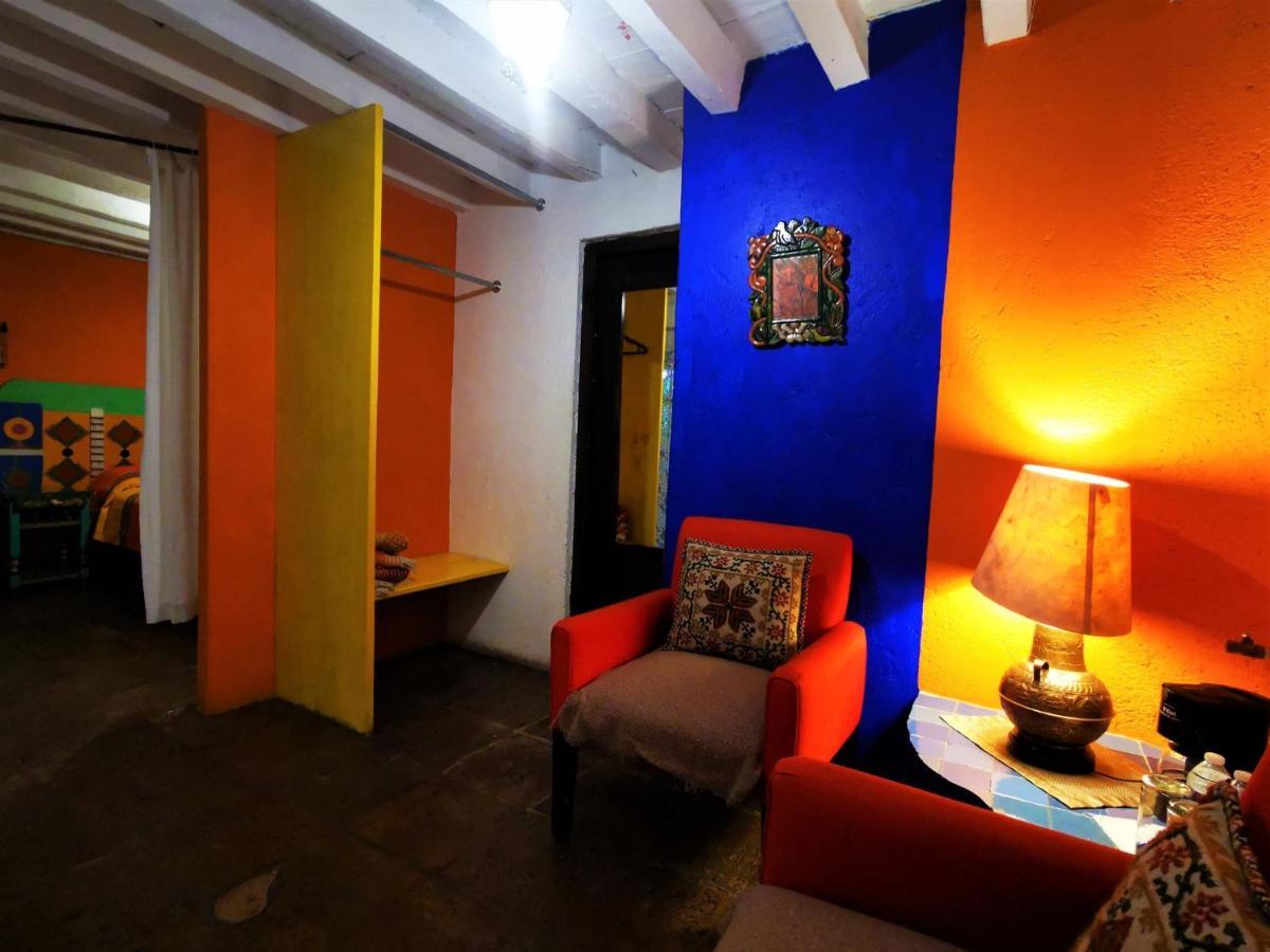 Casa De Los Espiritus Alegres By Rotamundos Guanajuato Szoba fotó